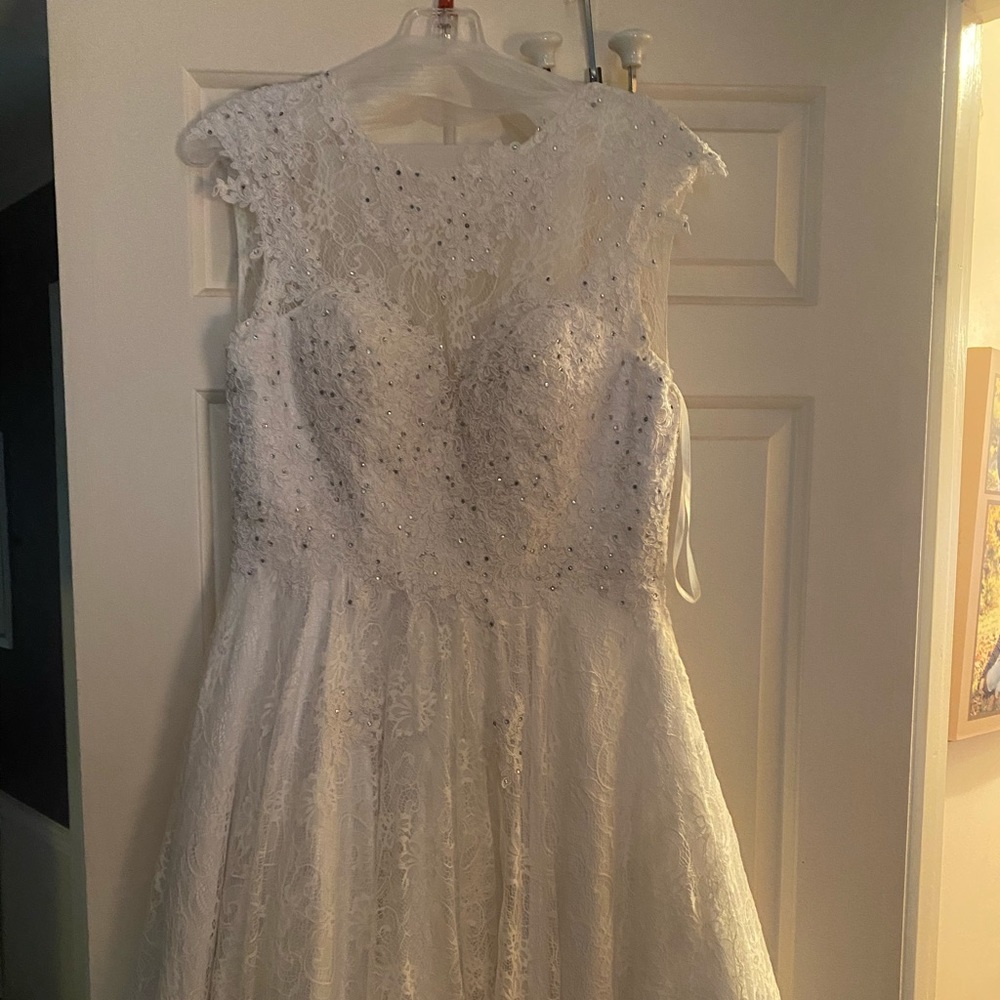 White lace formal dress